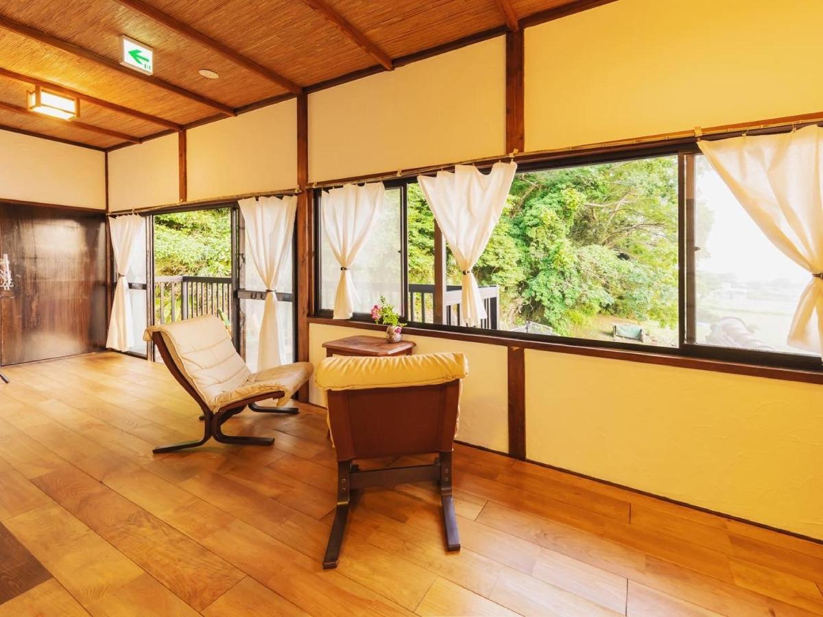 Villa Nostalgiaノスタルジア à Yokosuka Extérieur photo