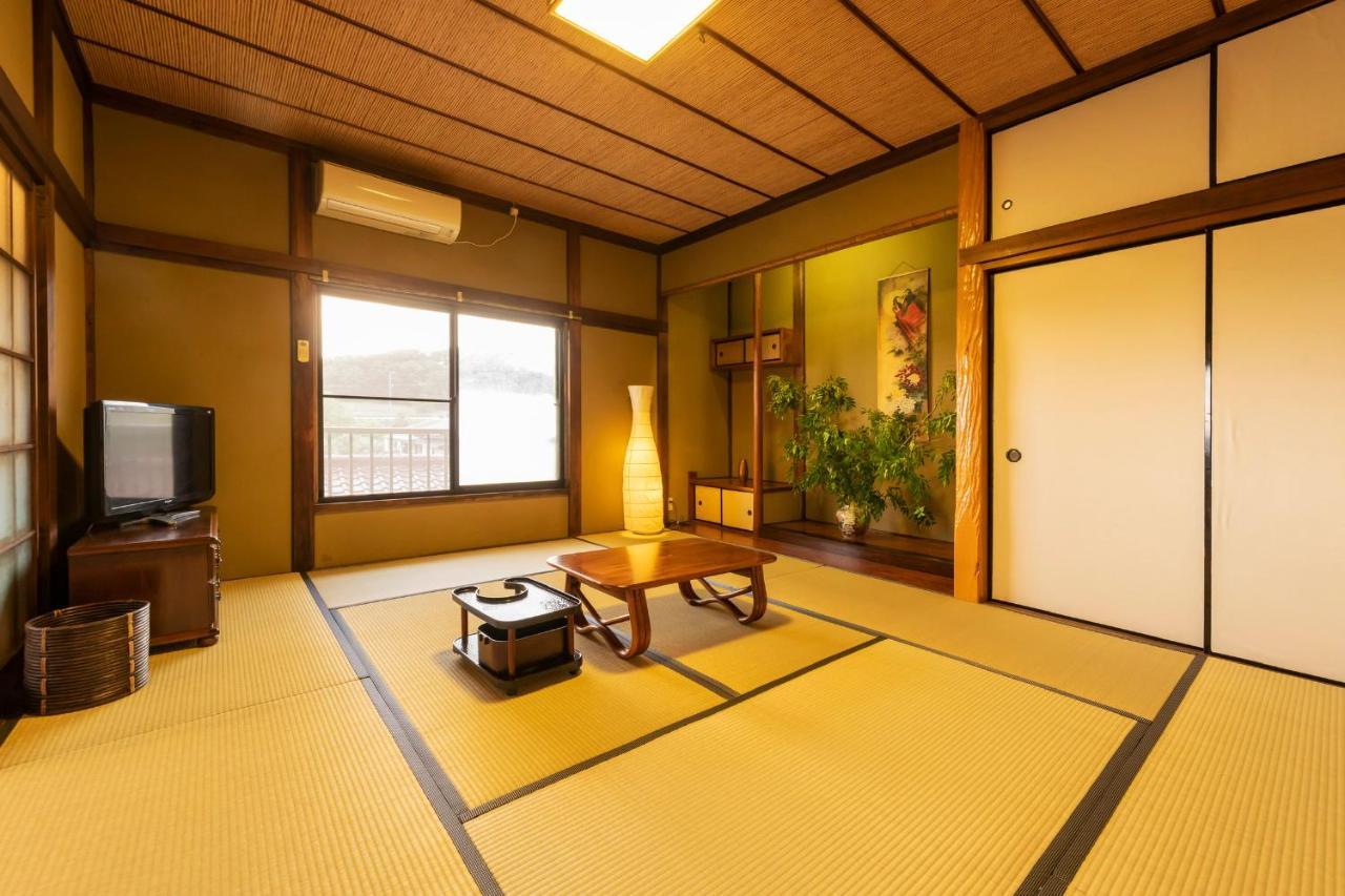 Villa Nostalgiaノスタルジア à Yokosuka Extérieur photo